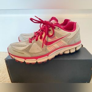 Vintage Nike Pegasus 28’s women’s size 9